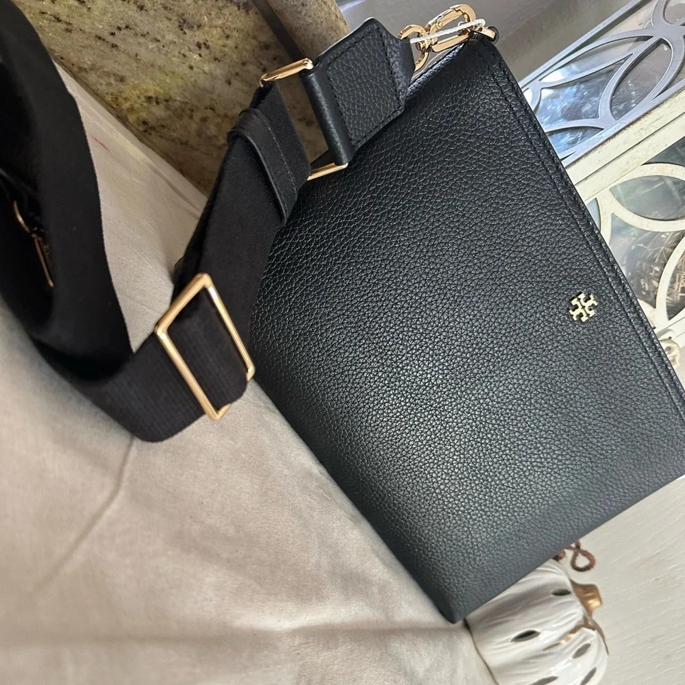 New Tory Burch BLAKE SWINGPACK black